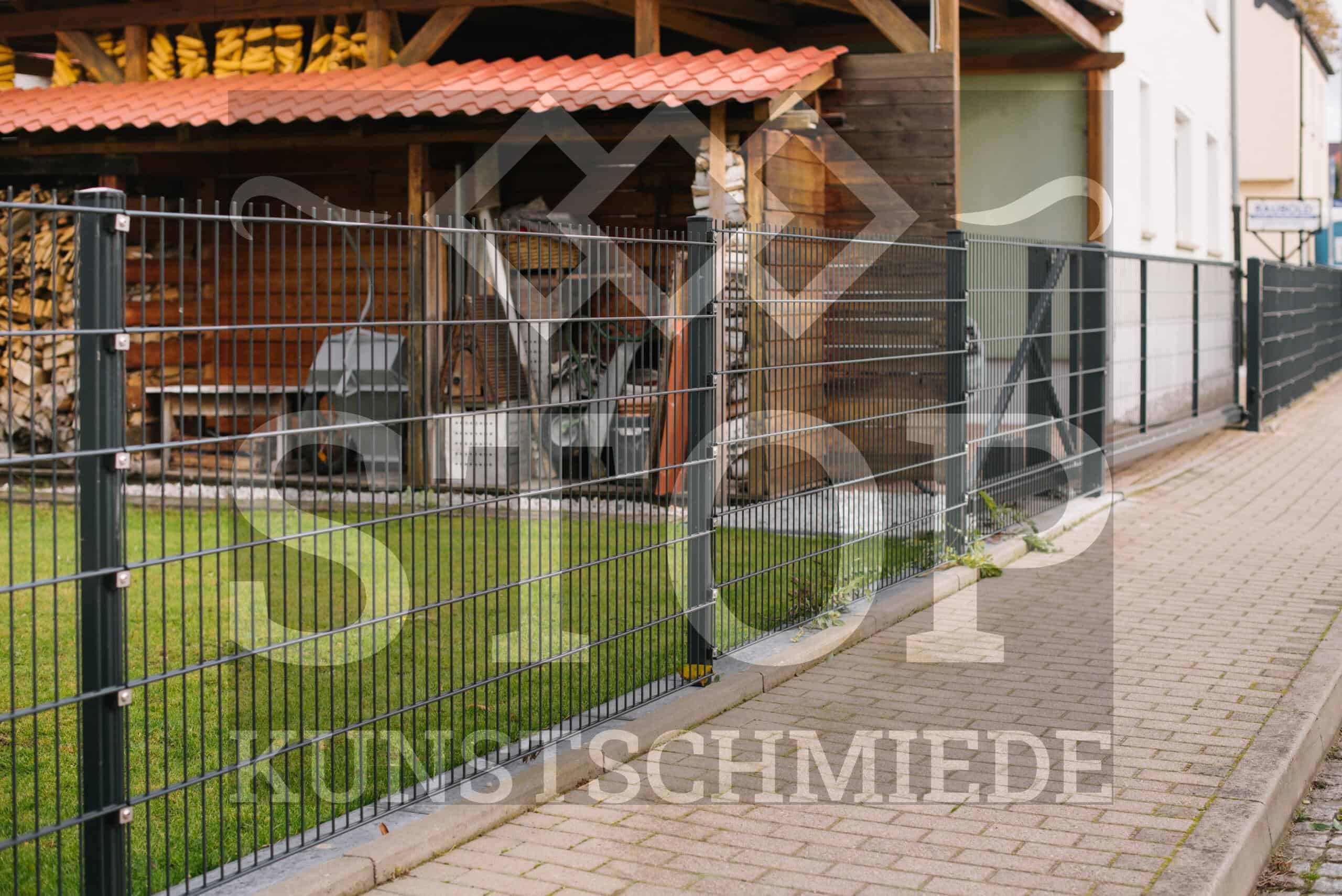 Fundament für Zaun